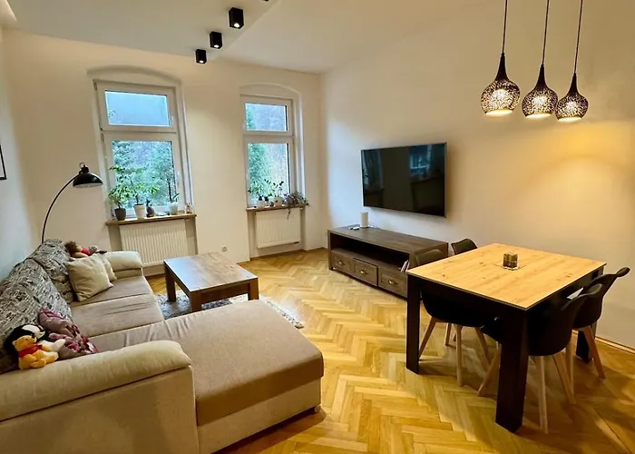 Privately Owned Near Karlovy Vary 아파트 *